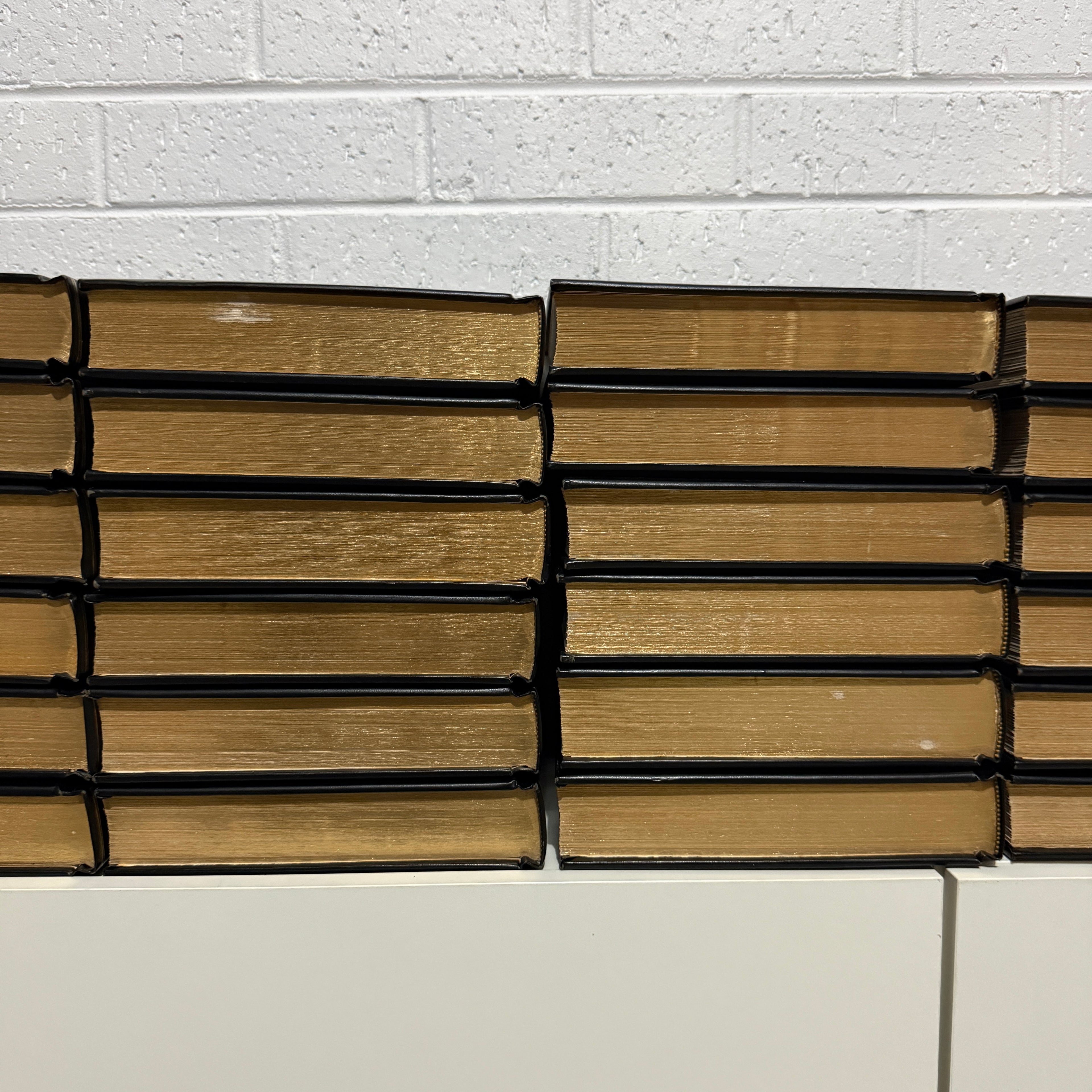 1981 Encyclopaedia Britannica Micropaedia Complete 30 Book set, Black Edition, Gold Top