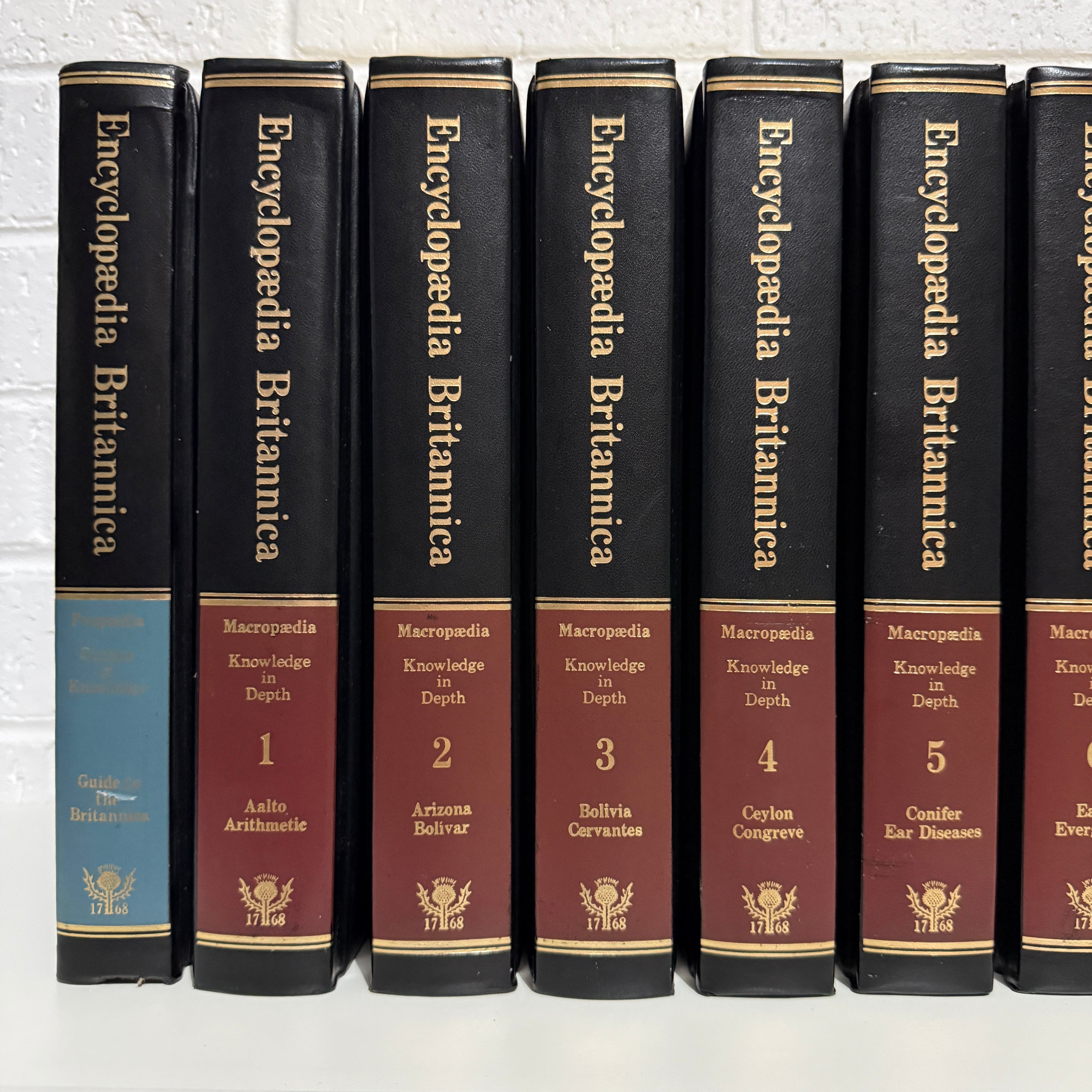1981 Encyclopaedia Britannica Micropaedia Complete 30 Book set, Black Edition, Gold Top