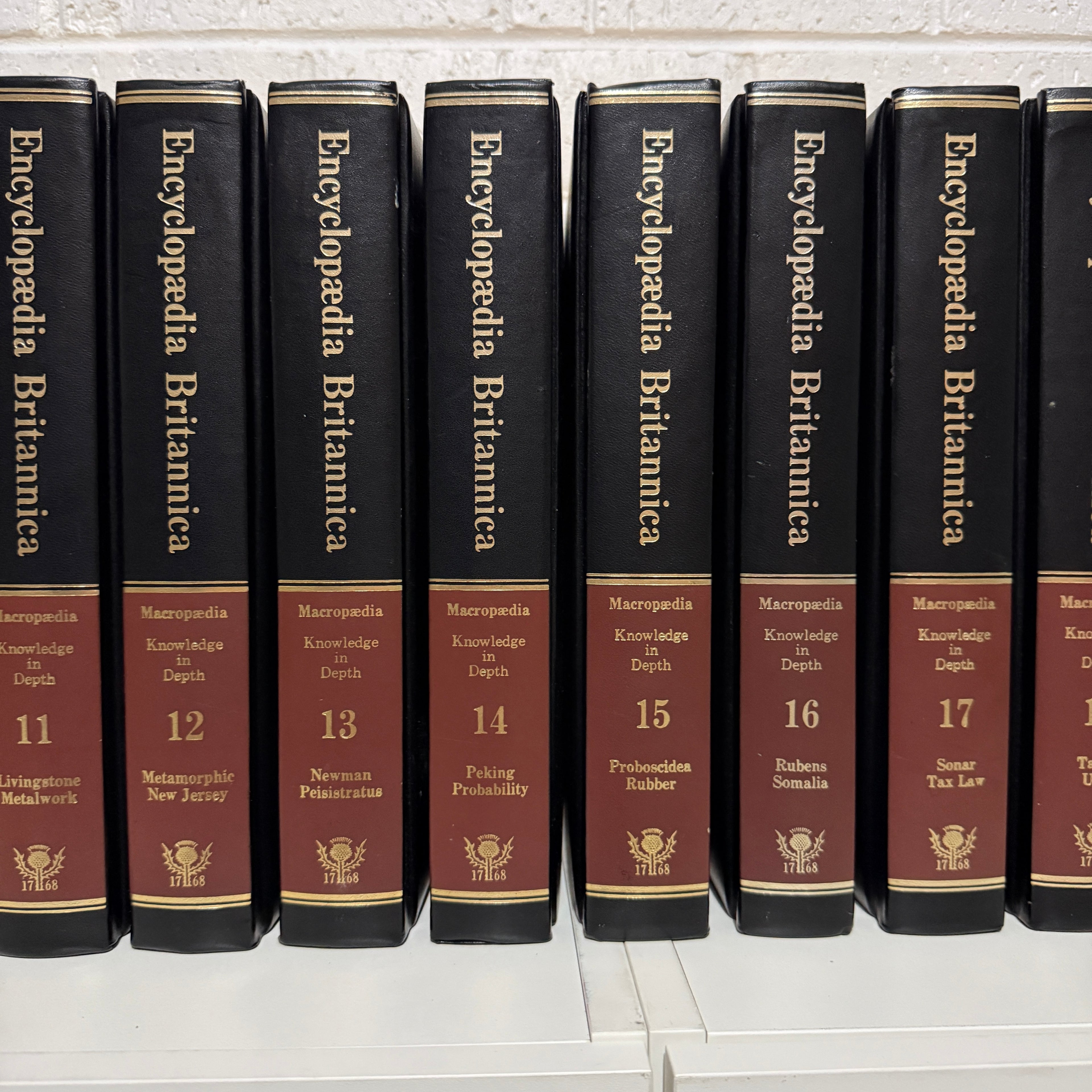 1981 Encyclopaedia Britannica Micropaedia Complete 30 Book set, Black Edition, Gold Top