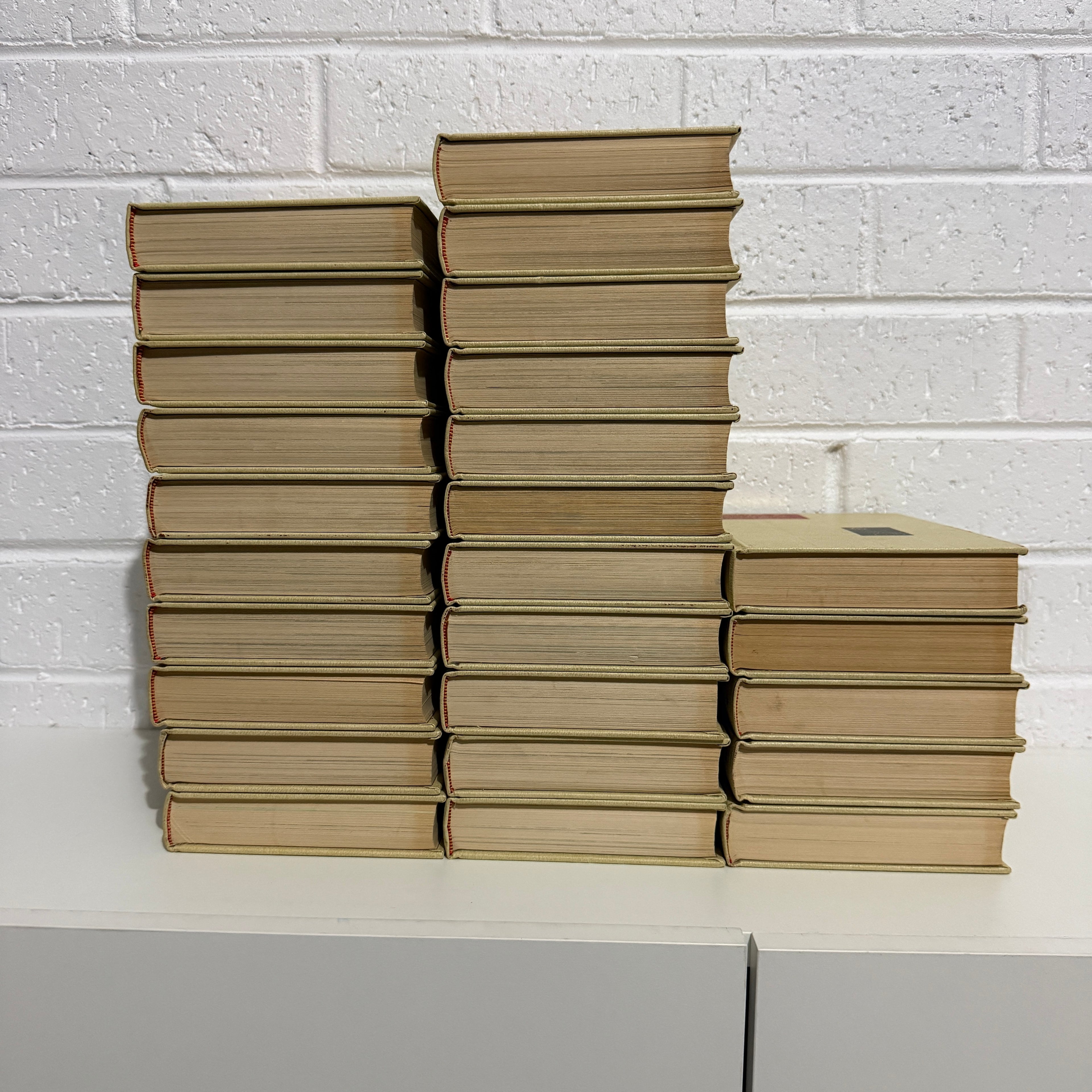 1973 Funk & Wagnall Standard Reference Encyclopedia, 26 x Book Set, Gold Edition, Gold Top