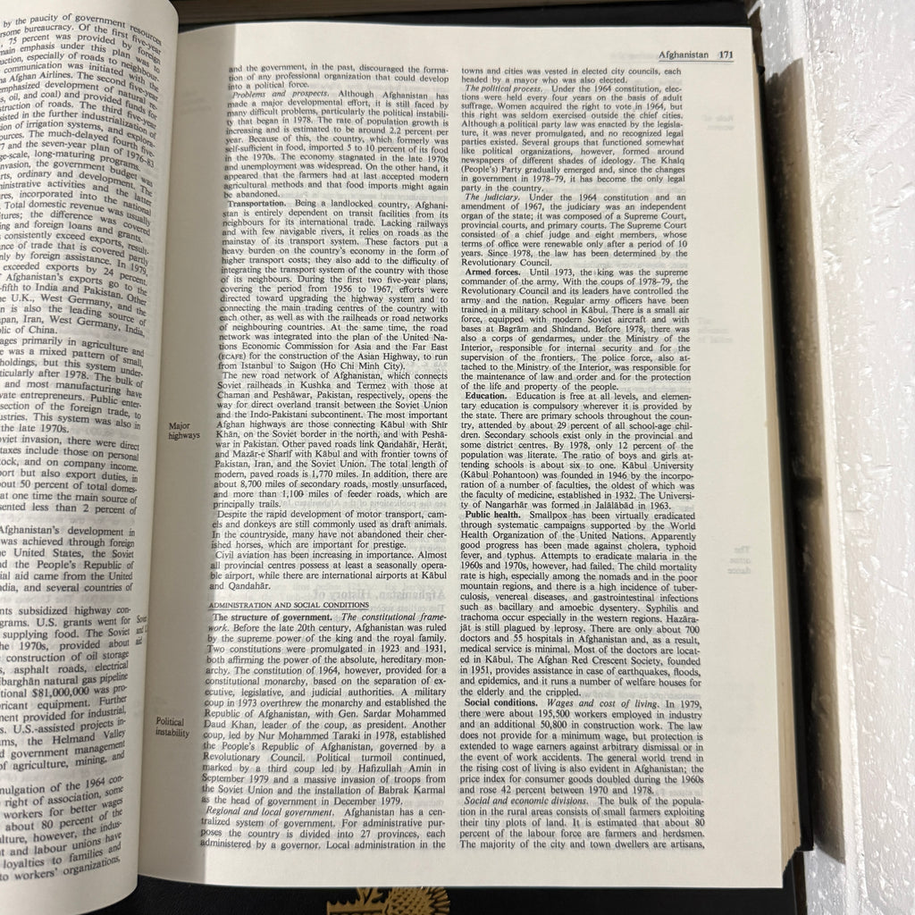 1981 Encyclopaedia Britannica Micropaedia Complete 30 Book set, Black Edition, Gold Top
