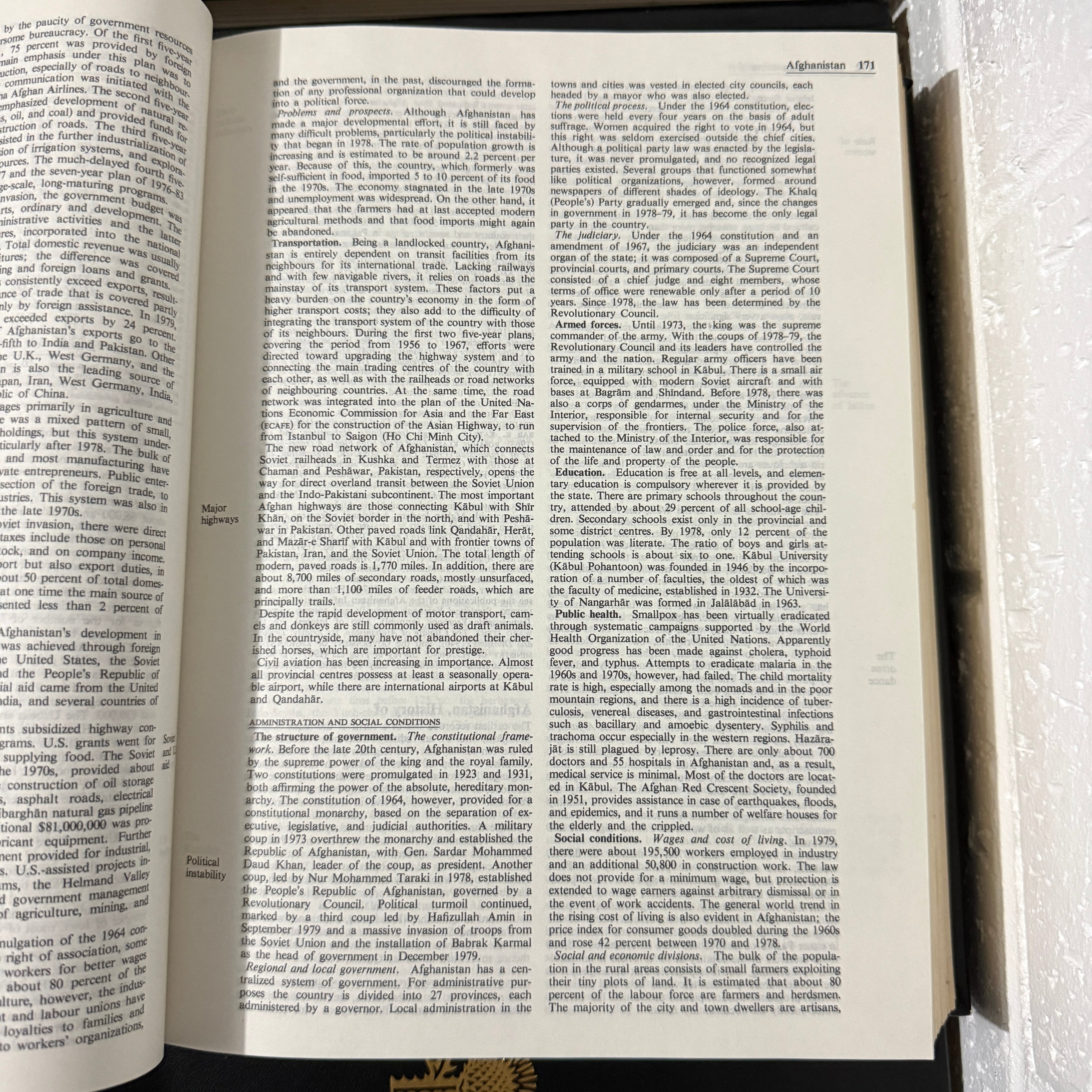 1981 Encyclopaedia Britannica Micropaedia Complete 30 Book set, Black Edition, Gold Top