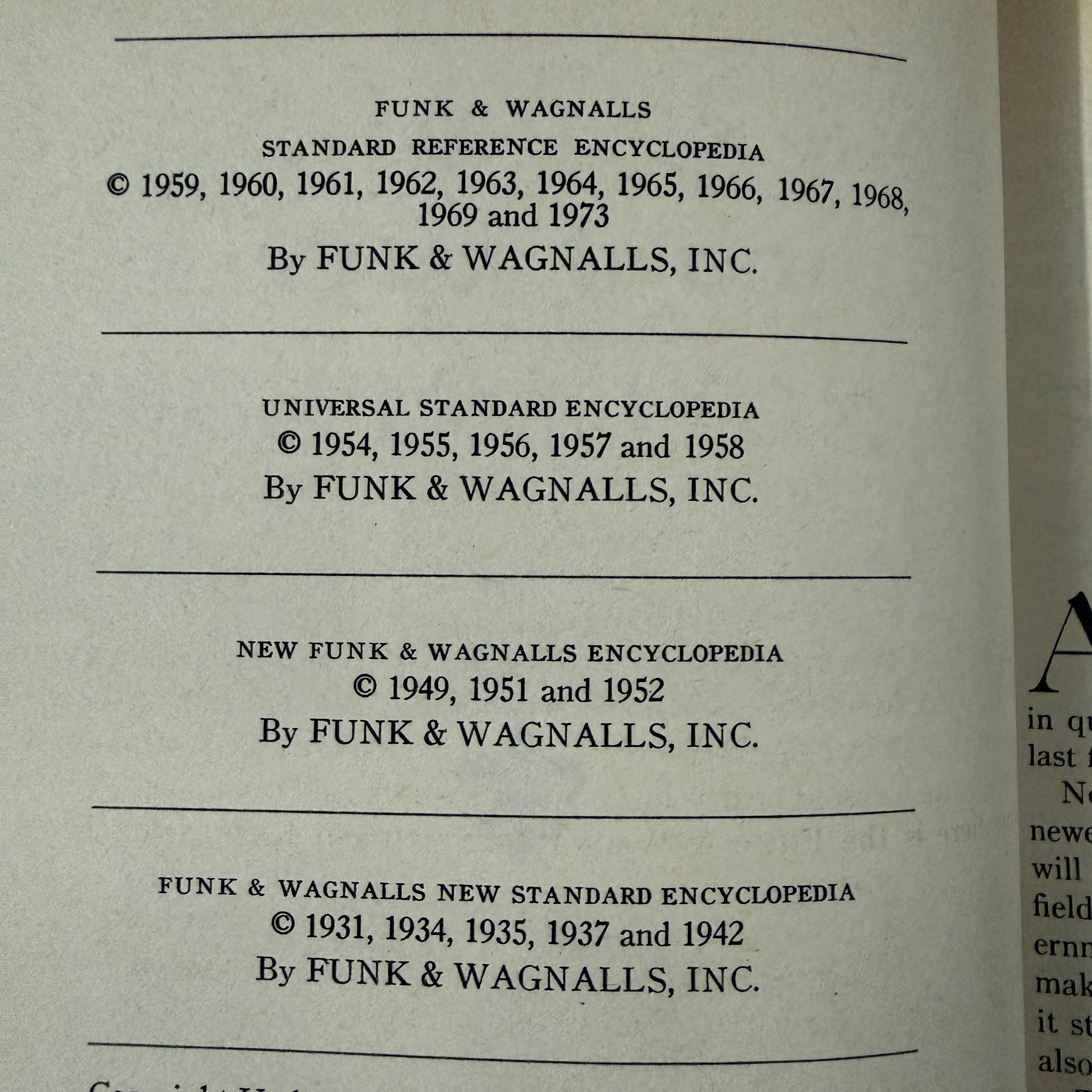 1973 Funk & Wagnall Standard Reference Encyclopedia, 26 x Book Set, Gold Edition, Gold Top