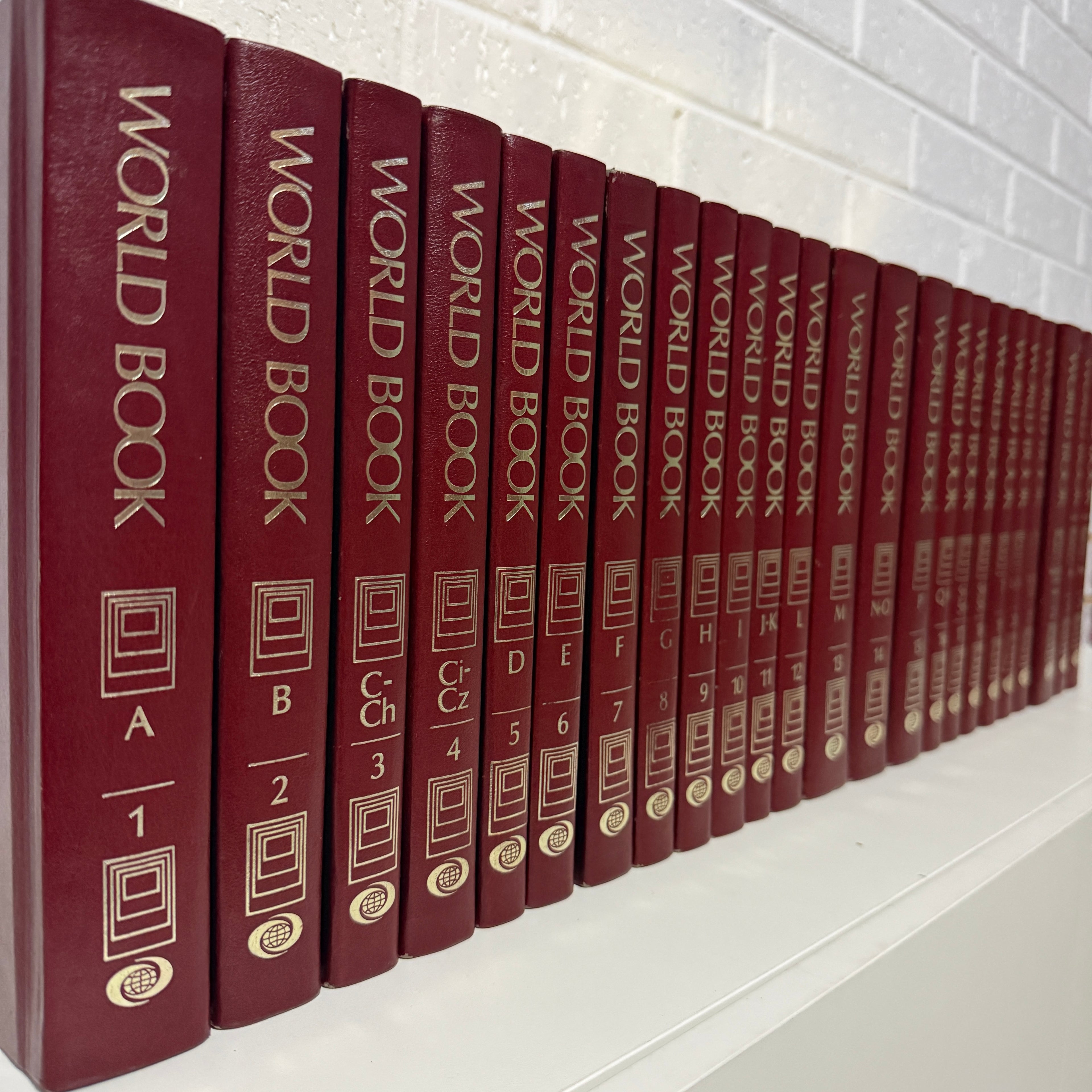 1988 World Book Encyclopedia Complete 24 Book Set, Burgundy Edition, Gold Top