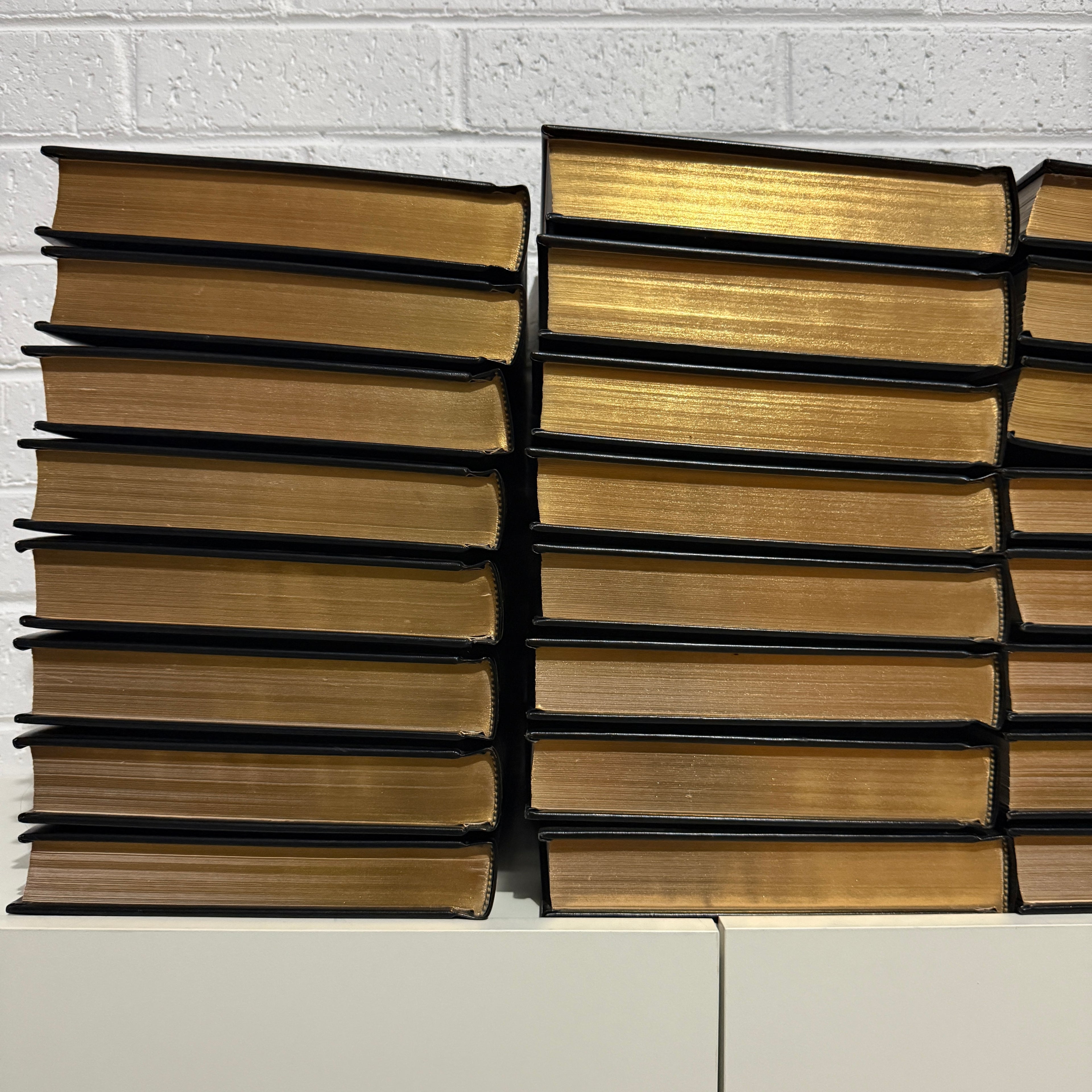 1993 Encyclopaedia Britannica Micropaedia Complete 32 Book Set, Black Edition, Gold Top