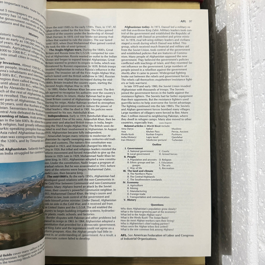 1988 World Book Encyclopedia Complete 24 Book Set, Burgundy Edition, Gold Top