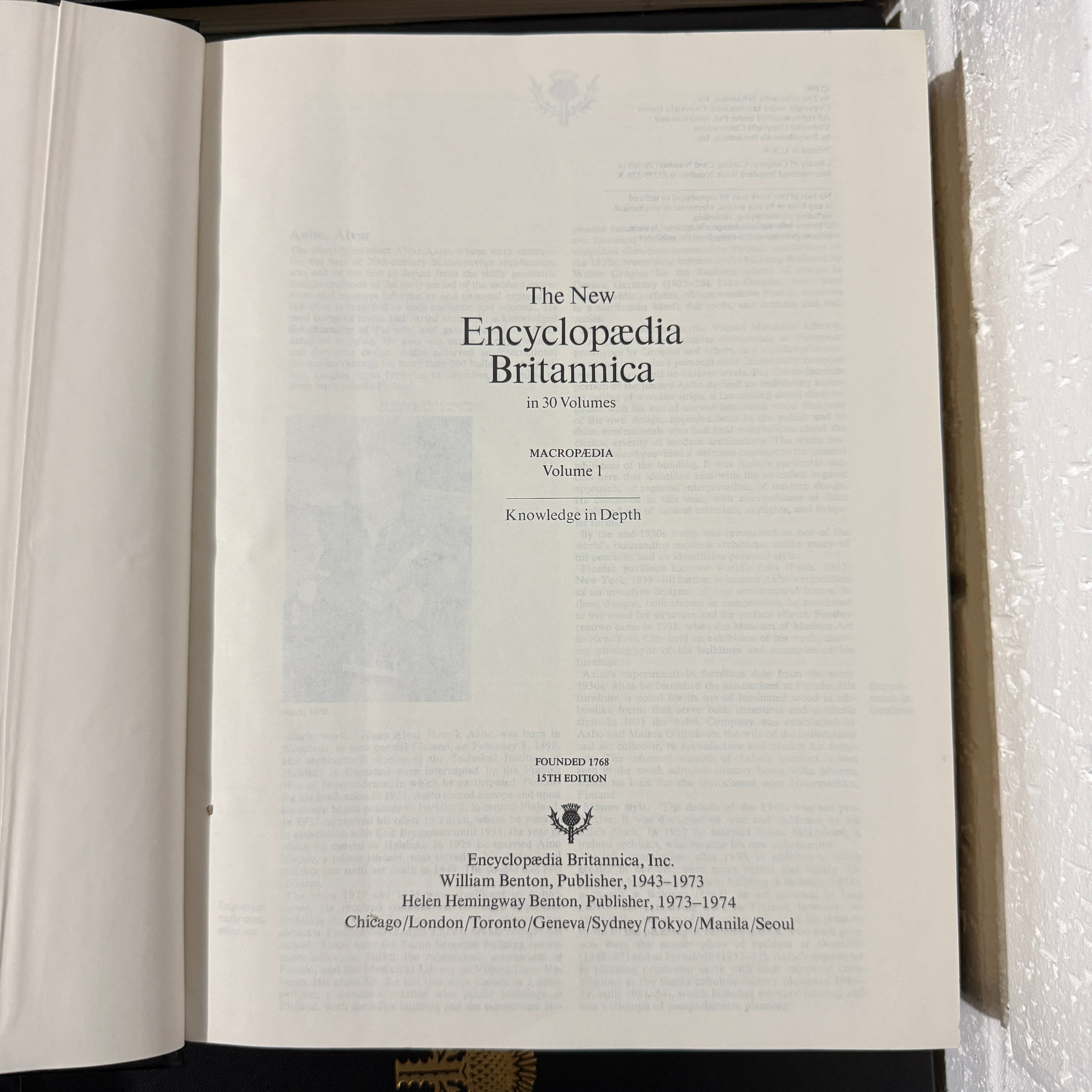 1981 Encyclopaedia Britannica Micropaedia Complete 30 Book set, Black Edition, Gold Top