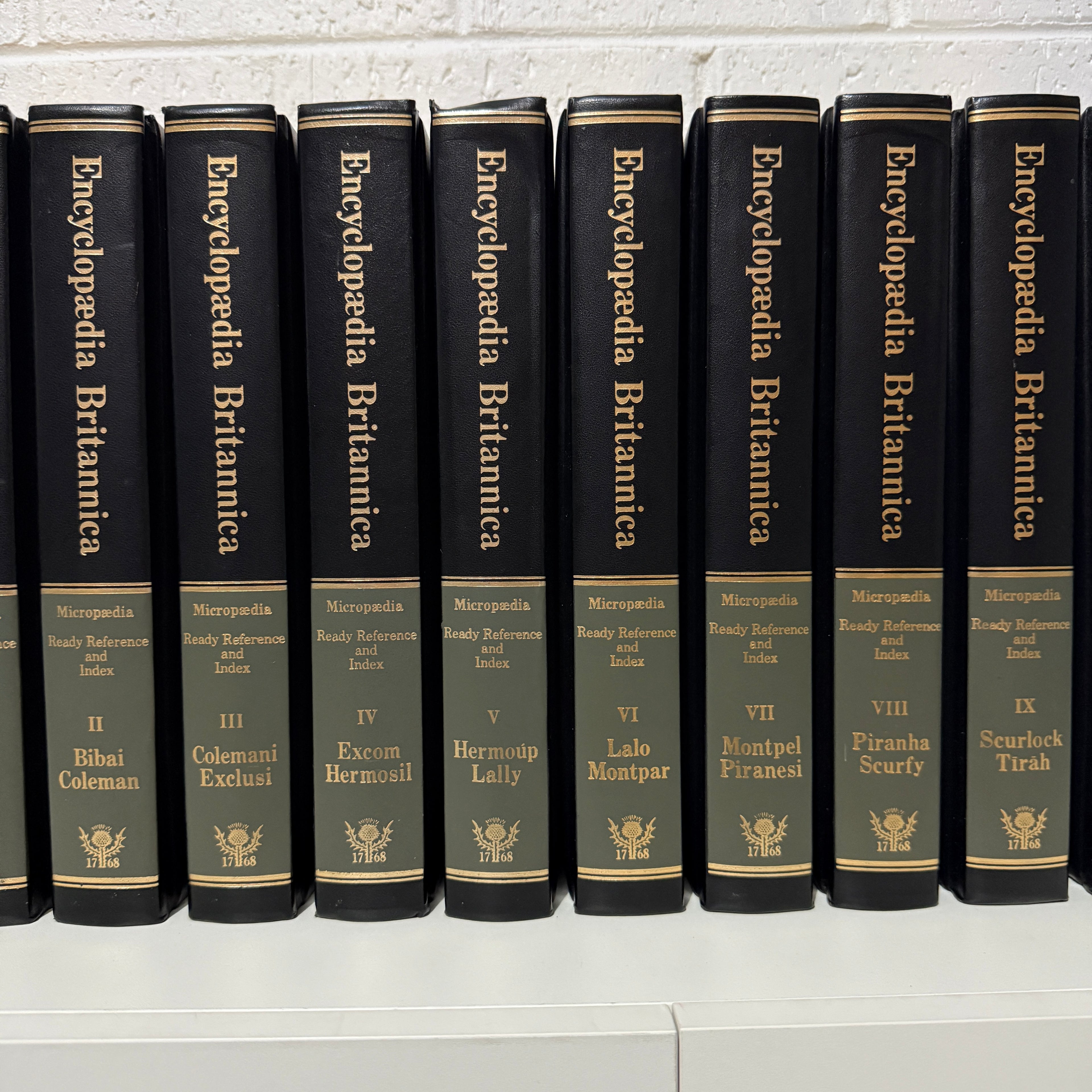 1981 Encyclopaedia Britannica Micropaedia Complete 30 Book set, Black Edition, Gold Top