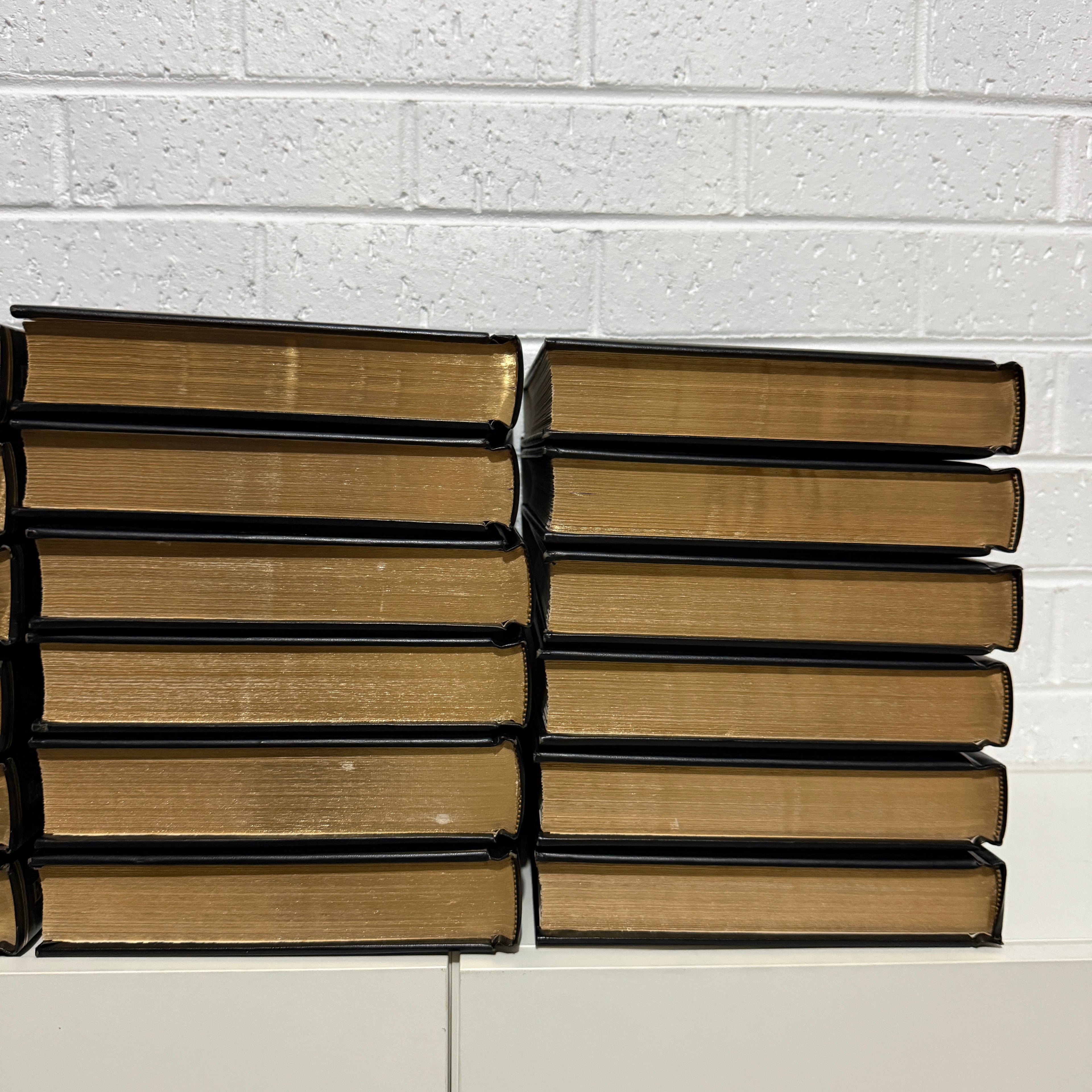 1981 Encyclopaedia Britannica Micropaedia Complete 30 Book set, Black Edition, Gold Top