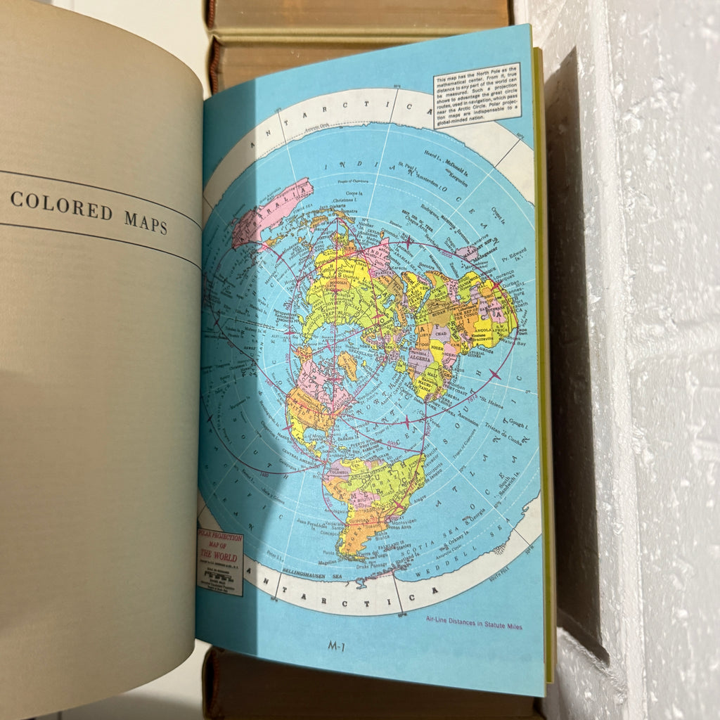 1973 Funk & Wagnall Standard Reference Encyclopedia, 26 x Book Set, Gold Edition, Gold Top