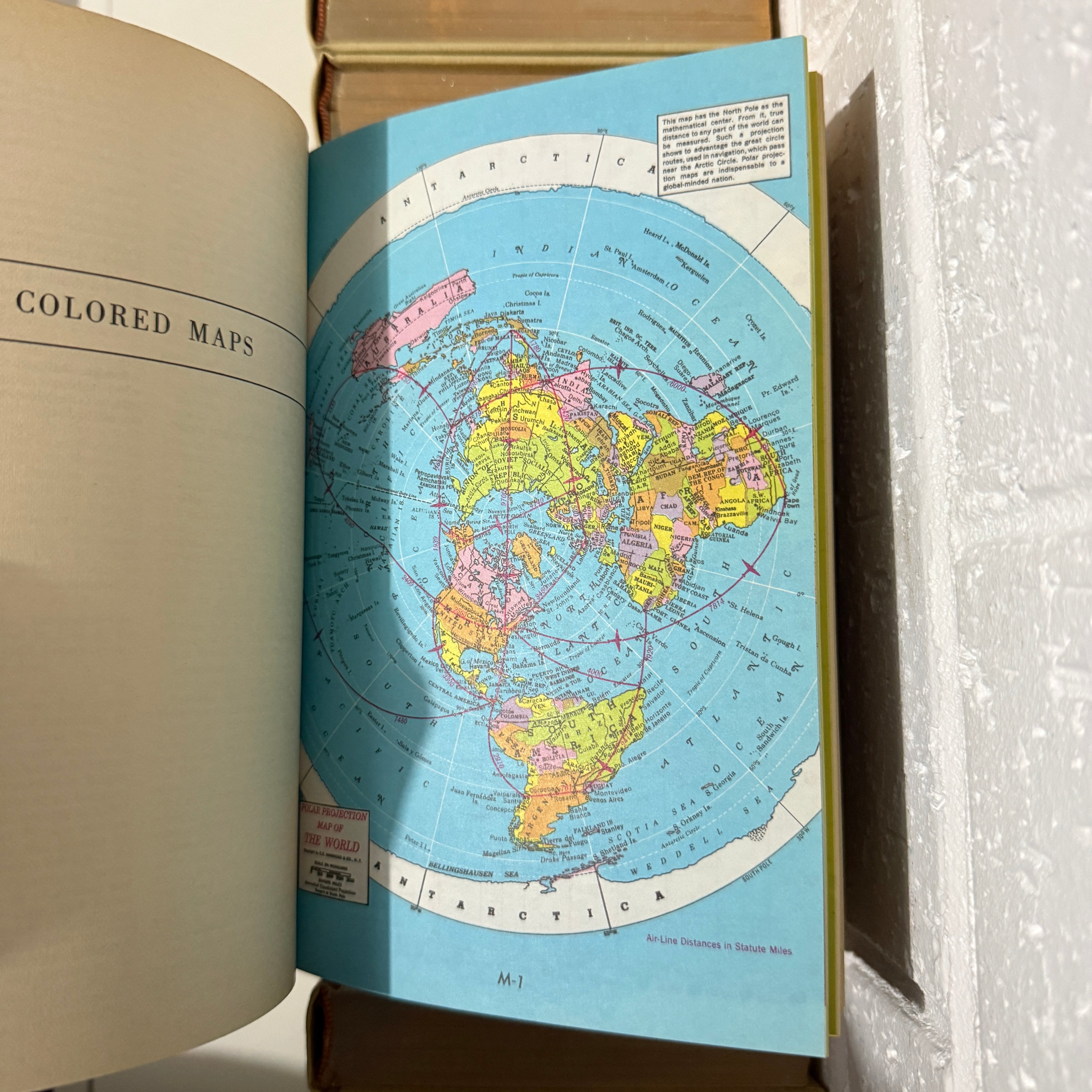 1973 Funk & Wagnall Standard Reference Encyclopedia, 26 x Book Set, Gold Edition, Gold Top