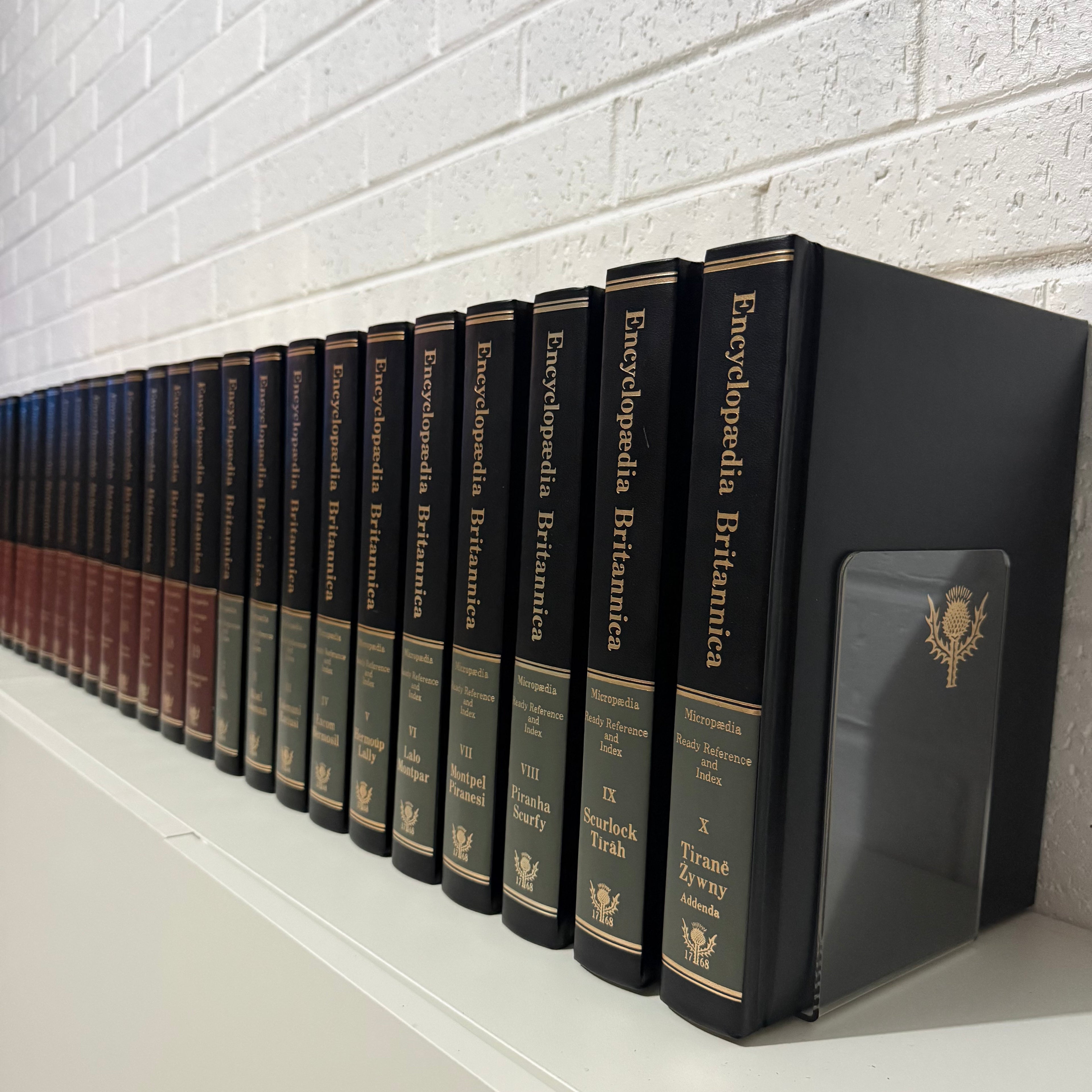 1982 Encyclopaedia Britannica Micropaedia Complete 30 Book set, Black Edition, Gold Top