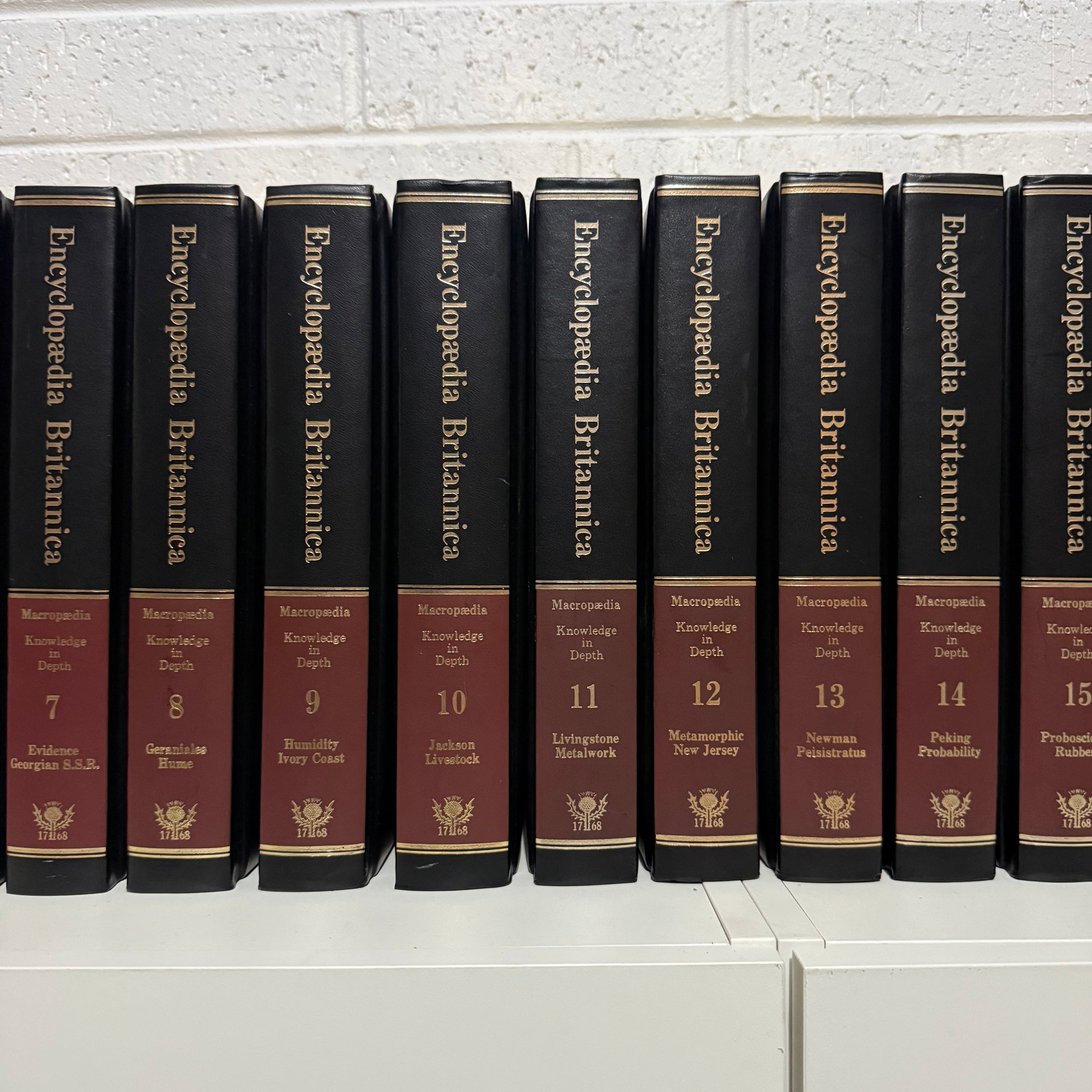 1982 Encyclopaedia Britannica Micropaedia Complete 30 Book set, Black Edition, Gold Top