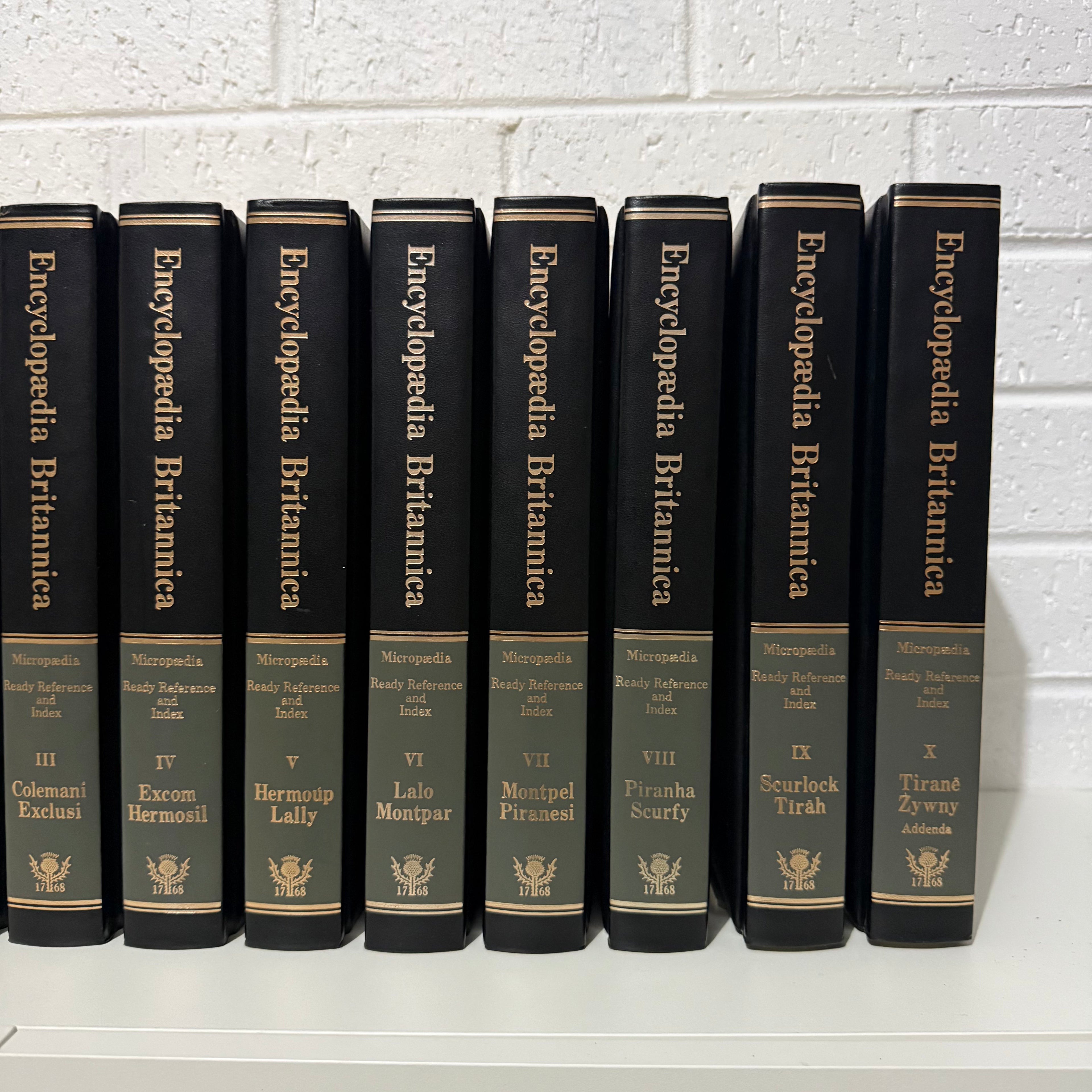 1982 Encyclopaedia Britannica Micropaedia Complete 30 Book set, Black Edition, Gold Top