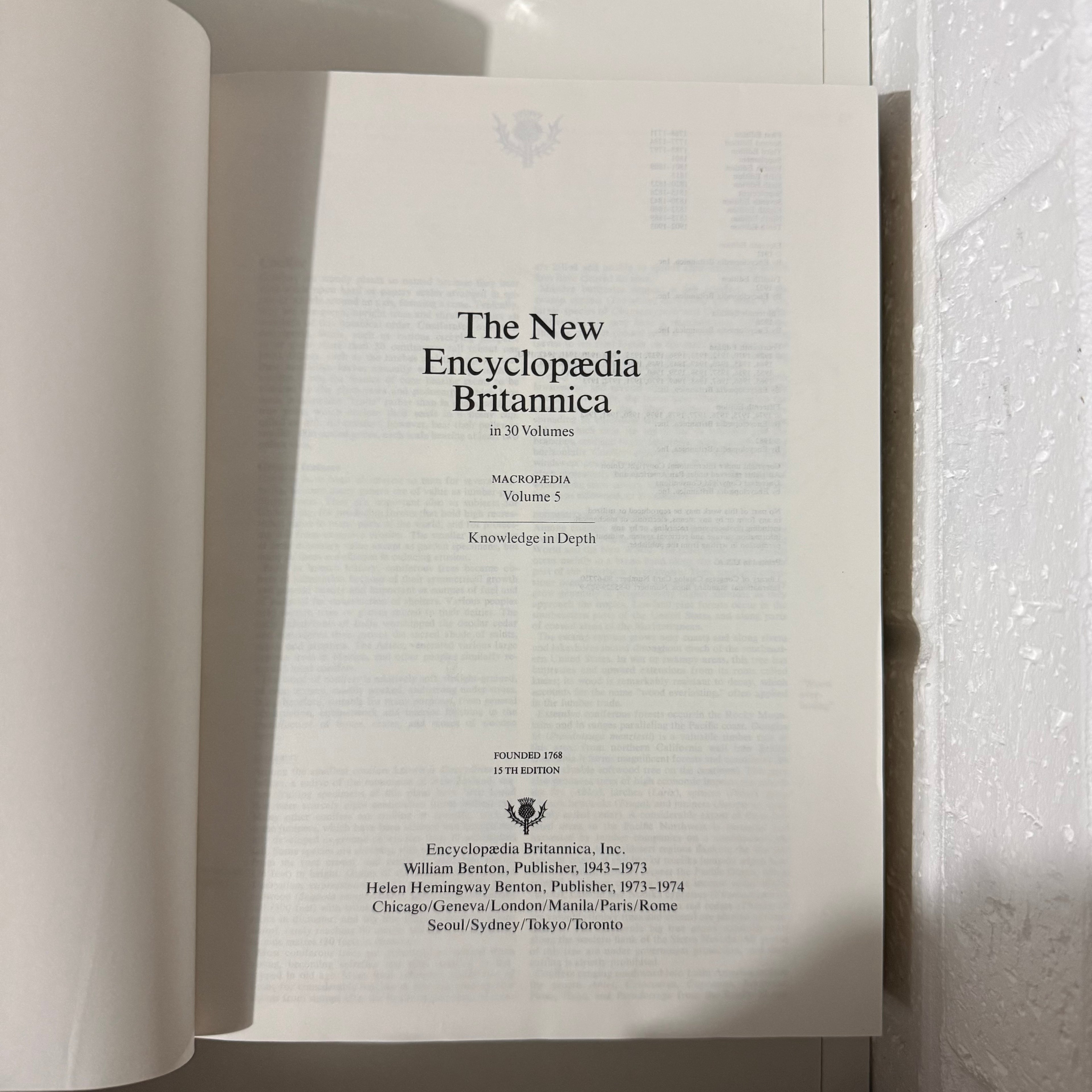 1982 Encyclopaedia Britannica Micropaedia Complete 30 Book set, Black Edition, Gold Top