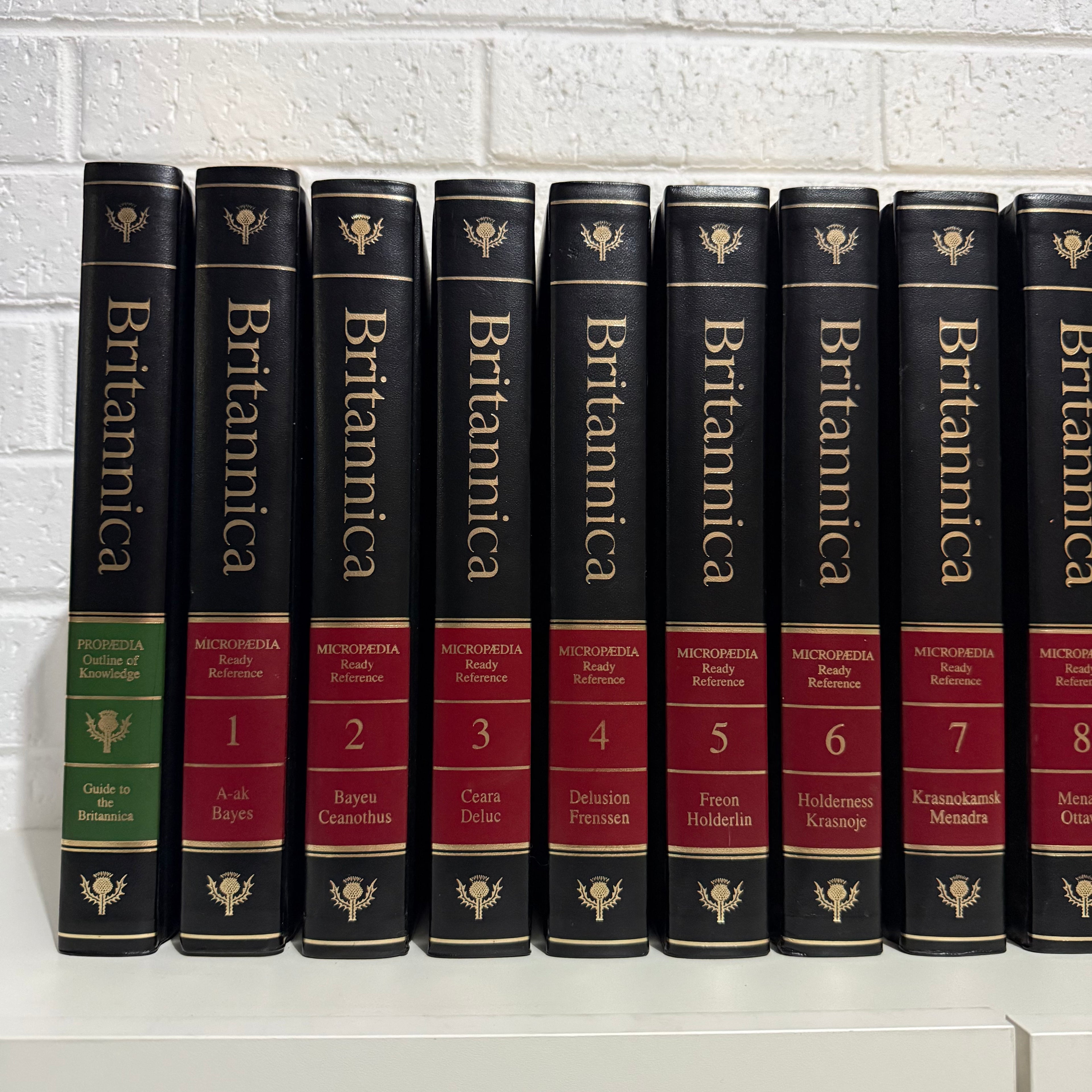 1991 Encyclopaedia Britannica Micropaedia Complete 32 Book Set, Black Edition, Gold Top