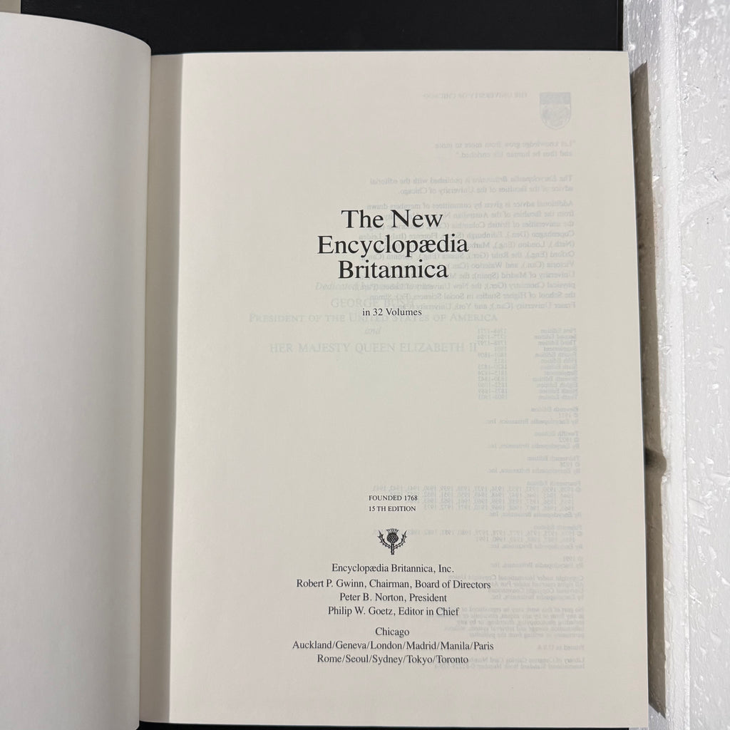 1991 Encyclopaedia Britannica Micropaedia Complete 32 Book Set, Black Edition, Gold Top