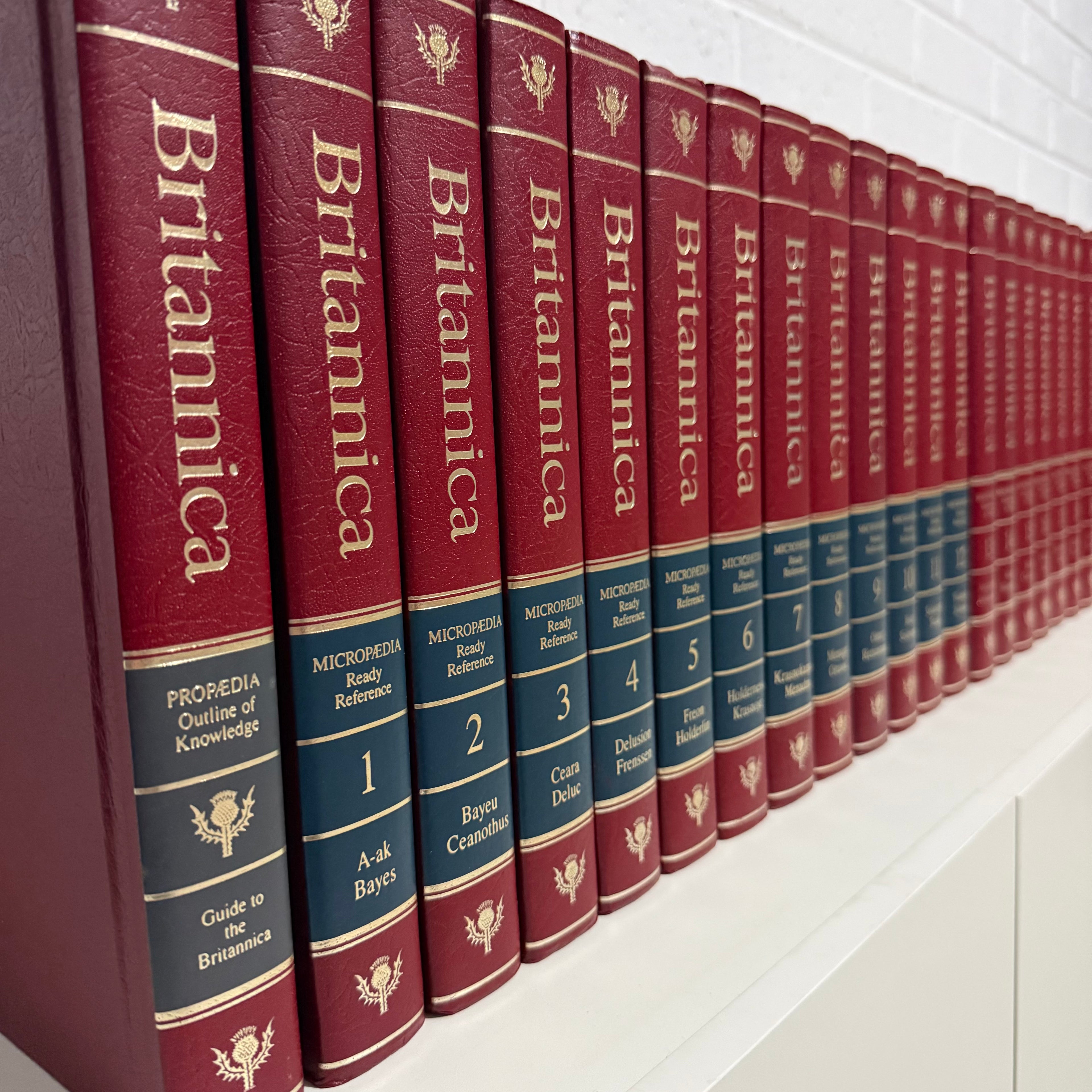1990 Encyclopaedia Britannica Micropaedia Complete 32 Book Set, Red Edition
