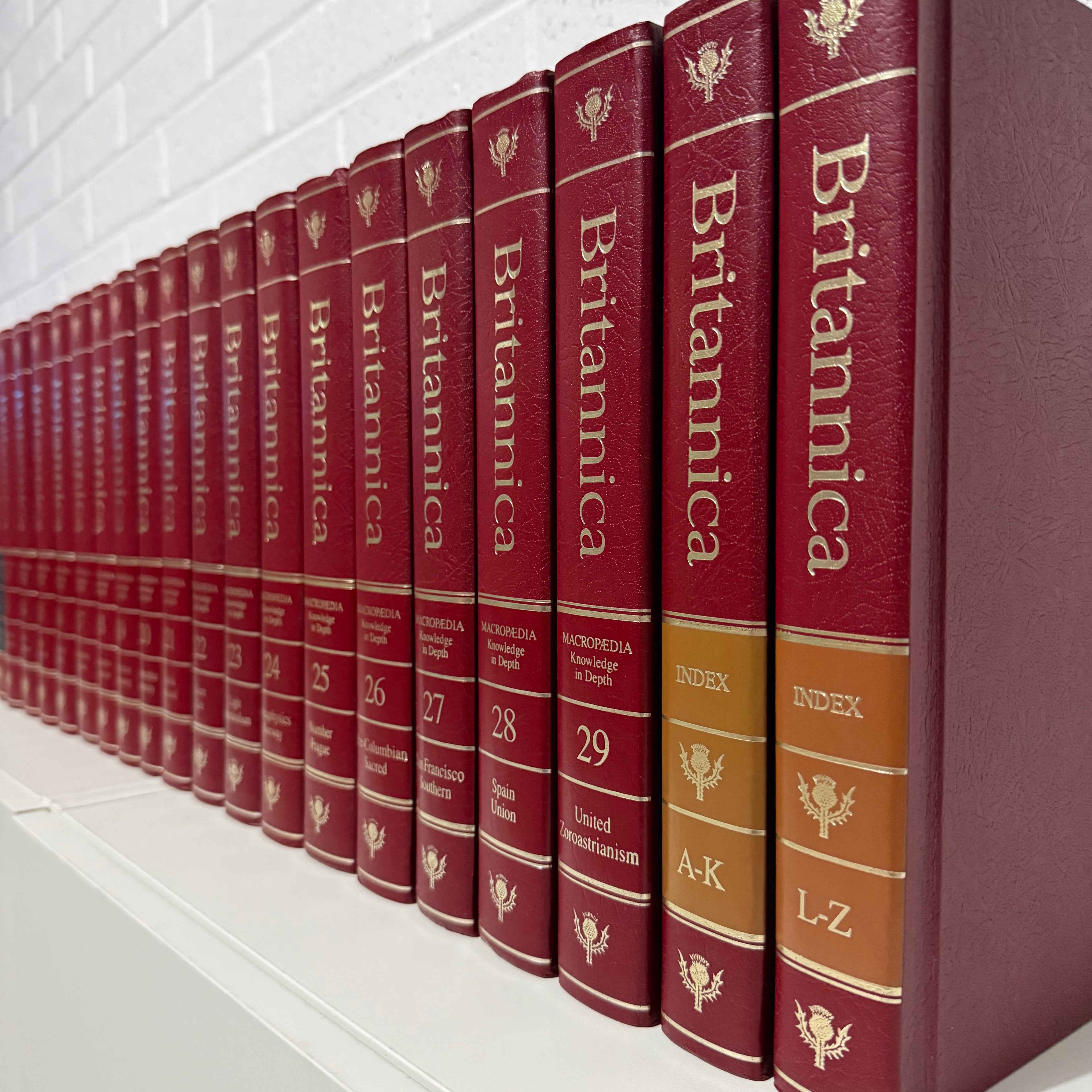 1990 Encyclopaedia Britannica Micropaedia Complete 32 Book Set, Red Edition