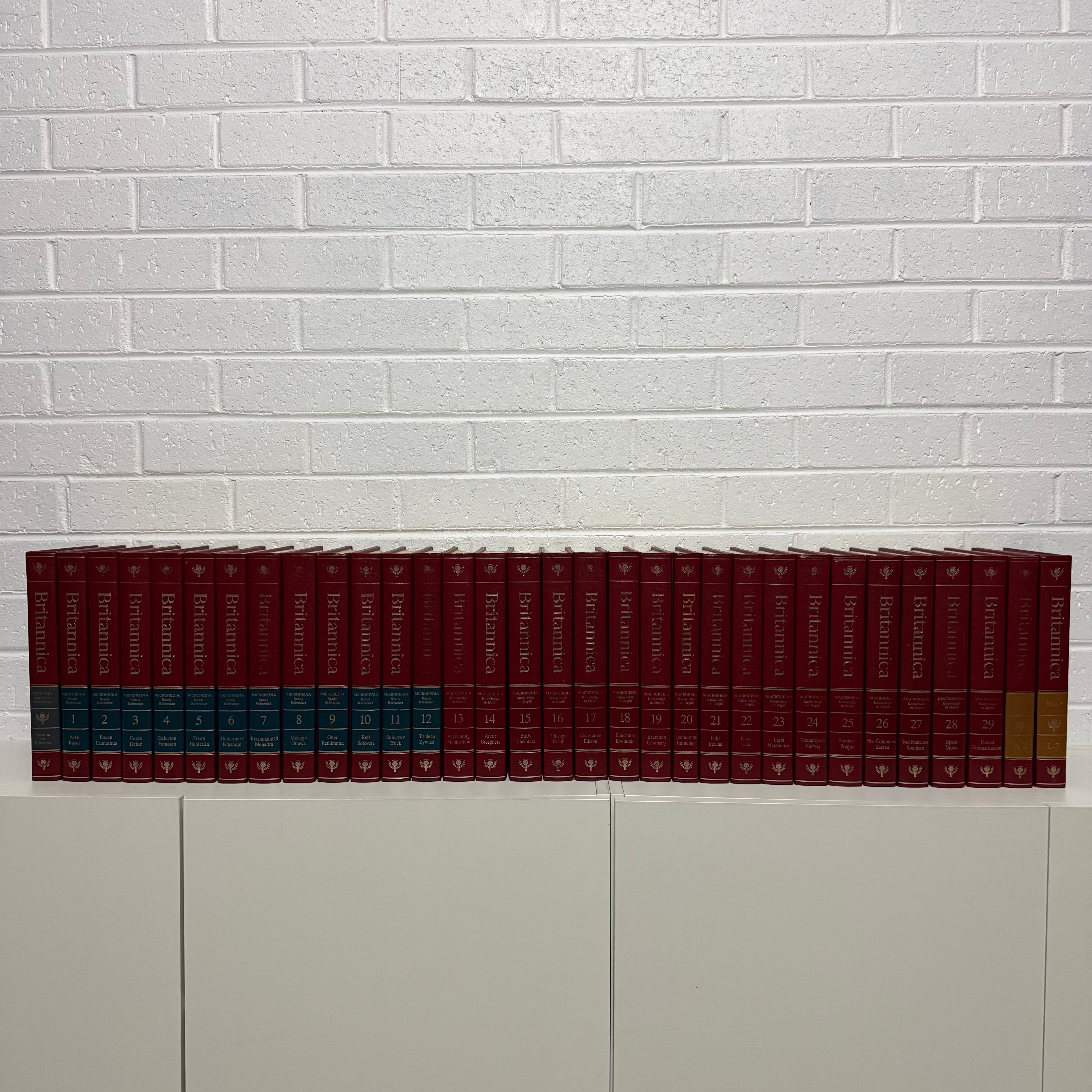 1989 Encyclopaedia Britannica Micropaedia Complete 32 Book Set, Red Edition