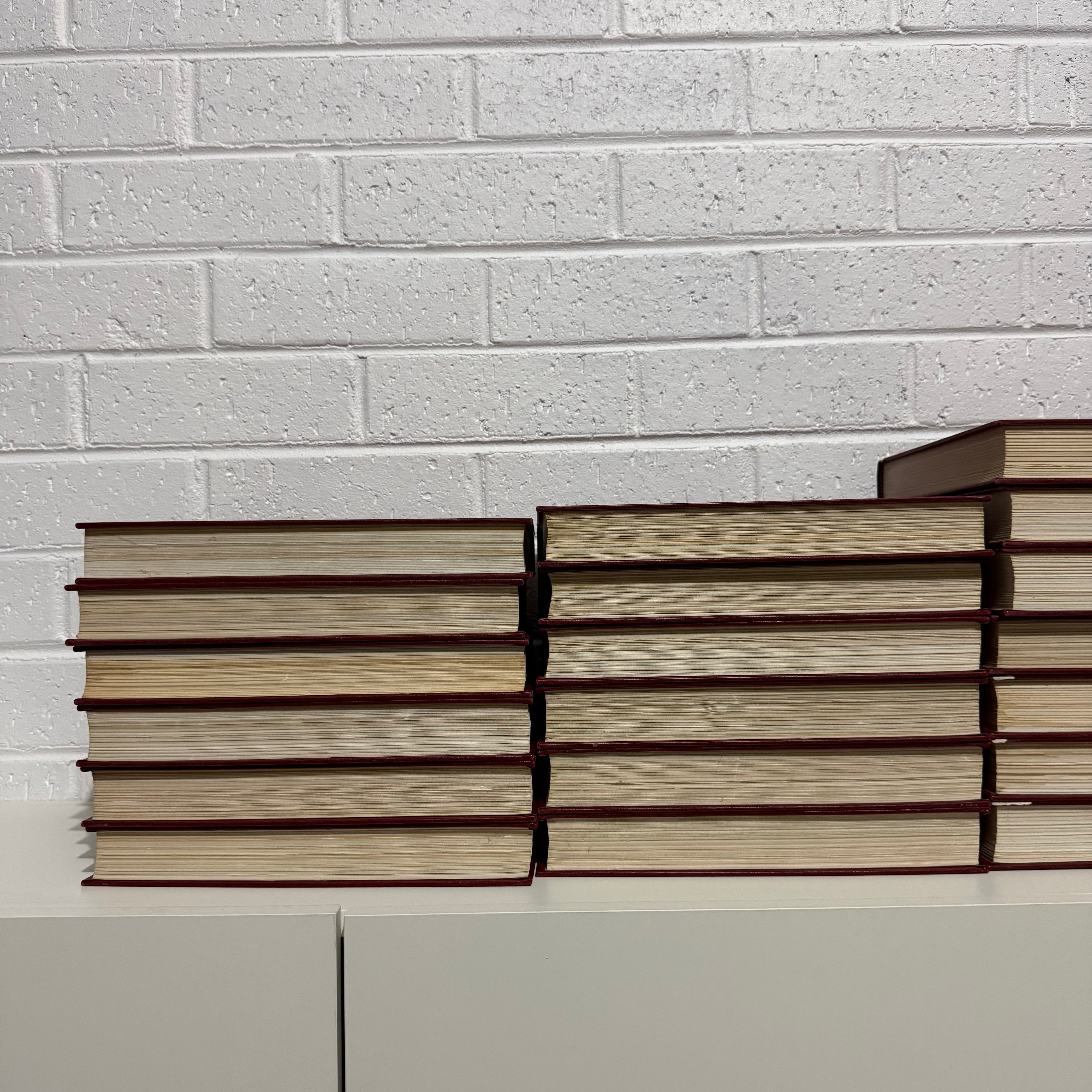 1989 Encyclopaedia Britannica Micropaedia Complete 32 Book Set, Red Edition