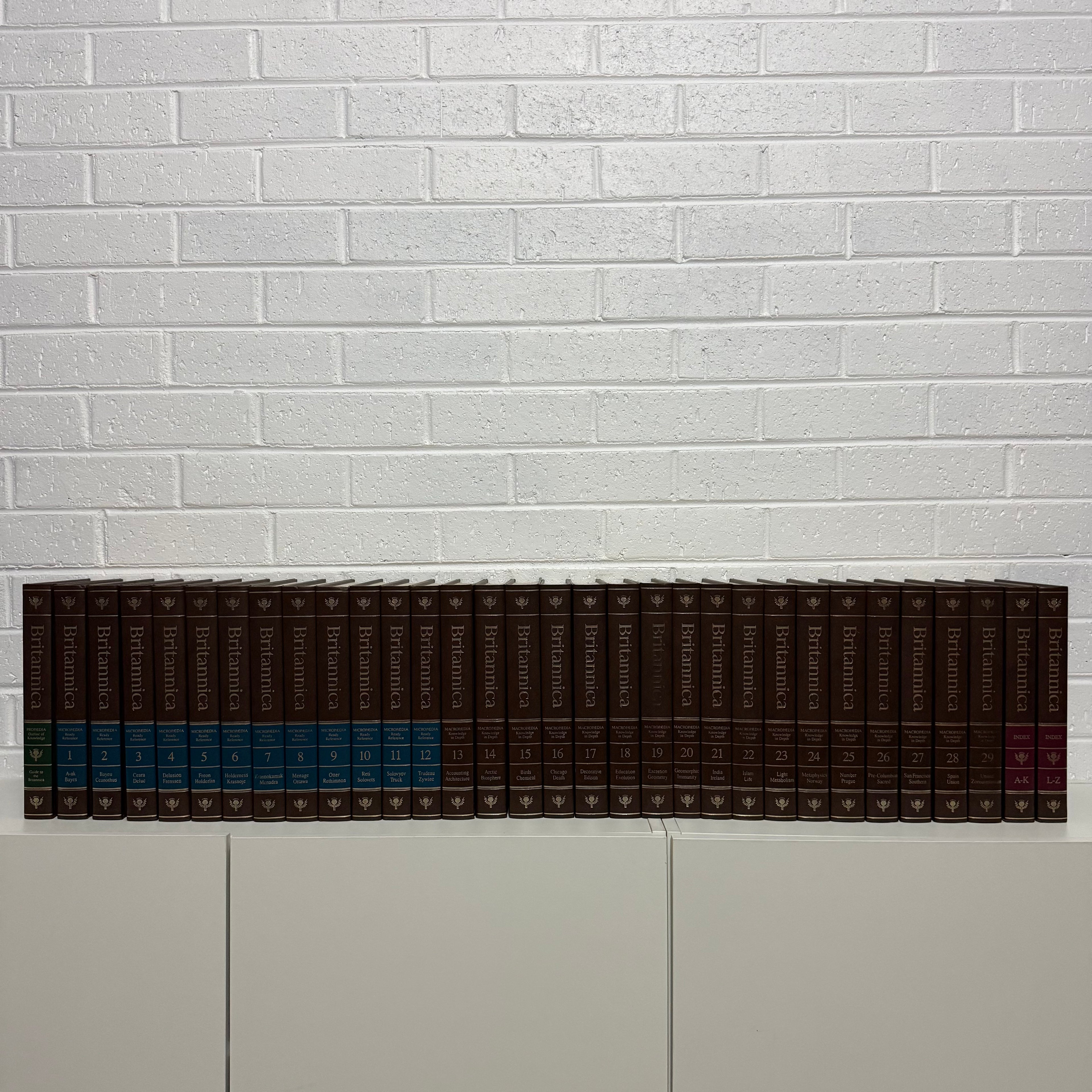 1988 Encyclopaedia Britannica Micropaedia Complete 32 Book Set, Brown Edition